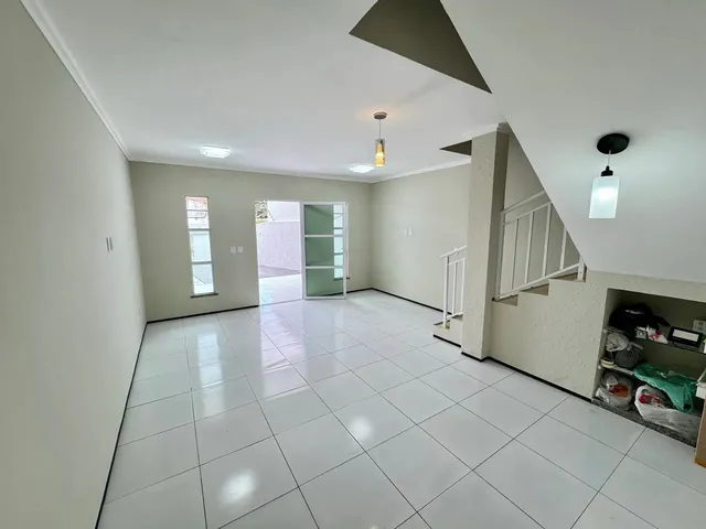 Imagem 11: Casa com 6 Vagas, 3 Quartos, 1 Quadra da Av. Godofredo Maciel