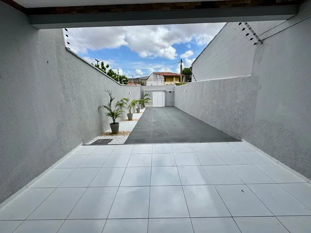 Imagem 12: Casa com 6 Vagas, 3 Quartos, 1 Quadra da Av. Godofredo Maciel