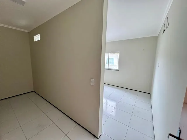 Imagem 4: Casa com 6 Vagas, 3 Quartos, 1 Quadra da Av. Godofredo Maciel