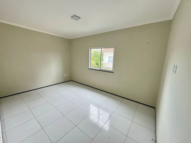 Imagem 5: Casa com 6 Vagas, 3 Quartos, 1 Quadra da Av. Godofredo Maciel
