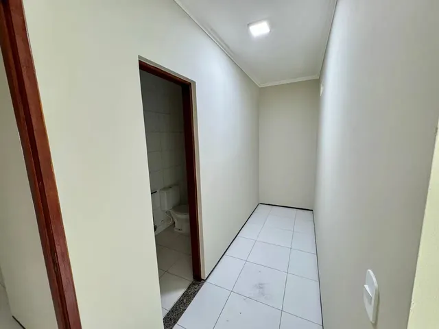 Imagem 6: Casa com 6 Vagas, 3 Quartos, 1 Quadra da Av. Godofredo Maciel