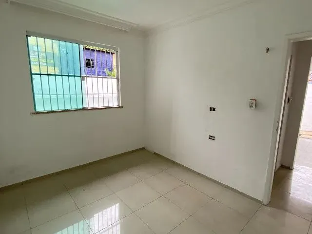 Imagem: Casa com Três Quartos Sendo Um Suíte