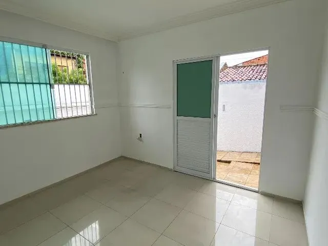 Imagem 4: Casa com Três Quartos Sendo Um Suíte - Jóquei - 108M²