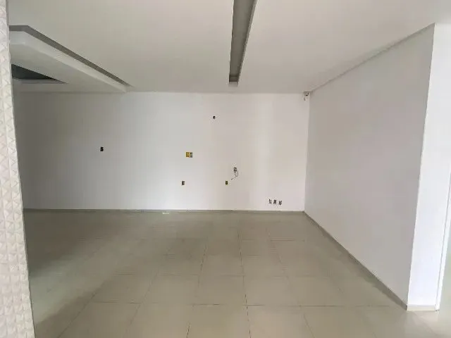 Imagem 11: Casa com Três Quartos Sendo Um Suíte - Jóquei - 108M²