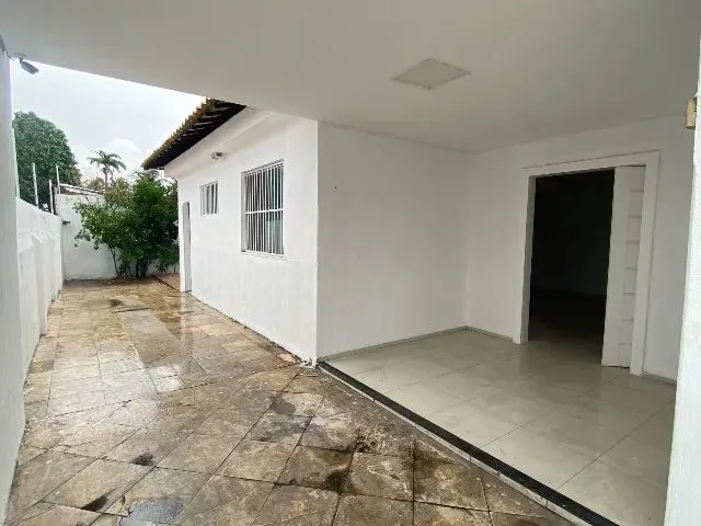 Imagem 5: Casa com Três Quartos Sendo Um Suíte - Jóquei - 108M²