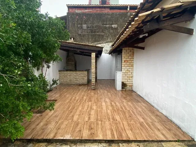 Imagem 12: Casa com Três Quartos Sendo Um Suíte - Jóquei - 108M²