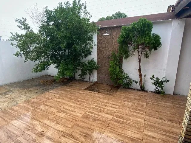 Imagem 14: Casa com Três Quartos Sendo Um Suíte - Jóquei - 108M²