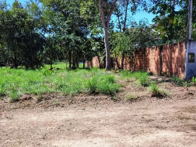 Imagem: Terreno a Venda em Condomínio Fechado a