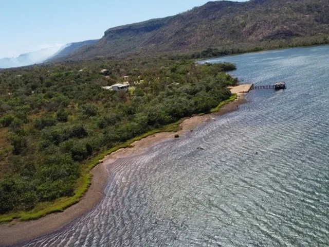 Imagem: Vendo Chácara na Beira do Lago