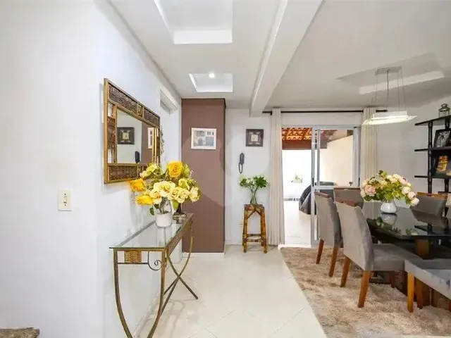Imagem 2: Sobrado para Venda Possui 96 Metros Quadrados com 2 Quartos em Boqueirão - Curitiba - Pr