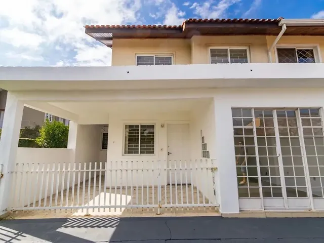 Imagem: Sobrado com 3 Quartos À Venda - Boqueirão