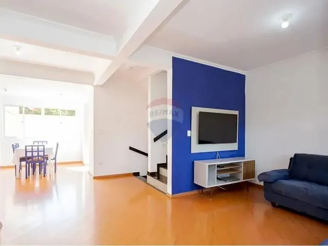 Imagem 4: Sobrado Triplex com 205M² - 3 Quartos ( 1 Suíte com Sacada ) com Quintal e Amplo