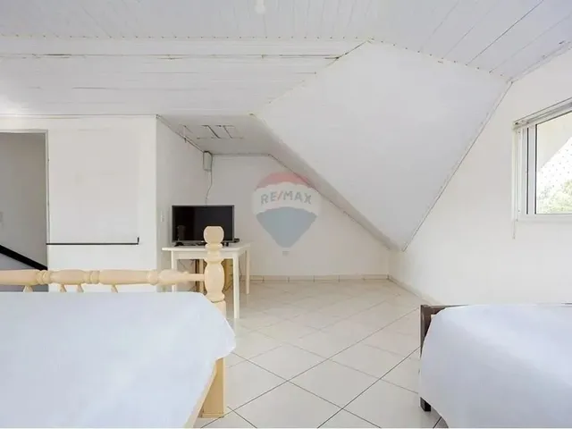 Imagem 2: Sobrado Triplex com 205M² - 3 Quartos ( 1 Suíte com Sacada ) com Quintal e Amplo