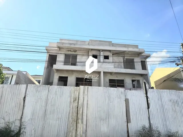 Imagem: Sobrado com 3 Quartos e 4 Vagas de Garagem