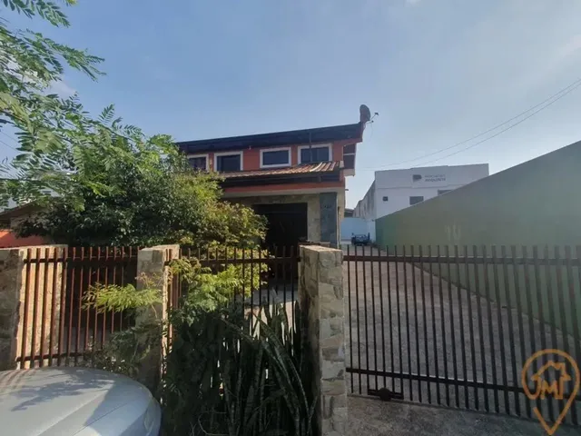 Imagem 1: Sobrado com 4 Quartos À Venda por R$ 1090000.00, 208.00 M2 - Hauer - Curitiba/Pr