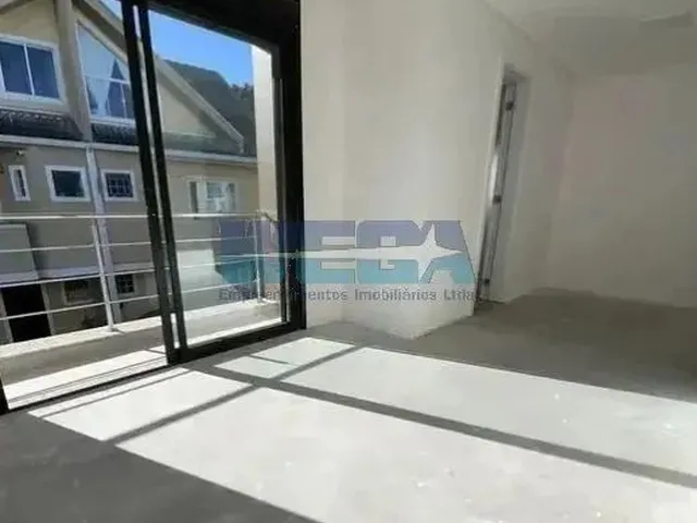 Imagem 11: Sobrado com 3 Quartos À Venda por R$ 790000.00, 124.00 M2 - Boqueirao - Curitiba/Pr