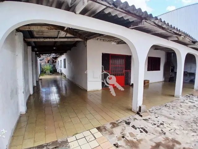 Imagem: Casa com 4 Dormitórios para Alugar, 230