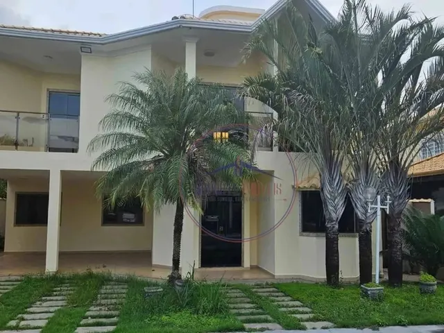 Imagem: A casa em condomínio possui 5 Dormitórios, 4 Suítes, 5