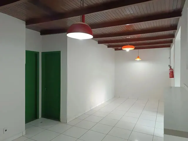Imagem 8: Aluguel de Casa Comercial com Estacionamento Centro de Montes Claros