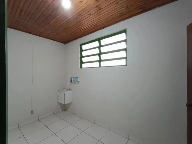 Imagem 4: Aluguel de Casa Comercial com Estacionamento Centro de Montes Claros