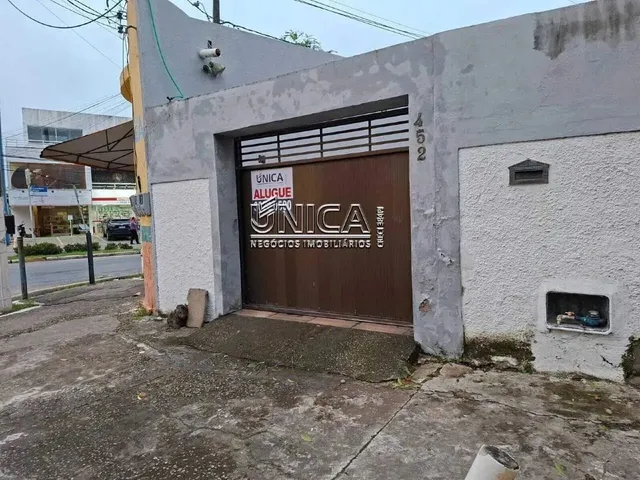 Imagem: A casa possui 5 Dormitórios, 1 Banheiro, 5 Vagas na