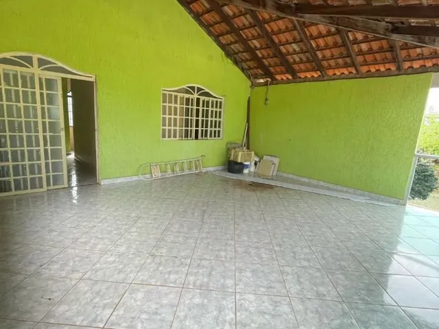 Imagem: A casa em condomínio possui 4 Dormitórios, 2 Banheiros, 2