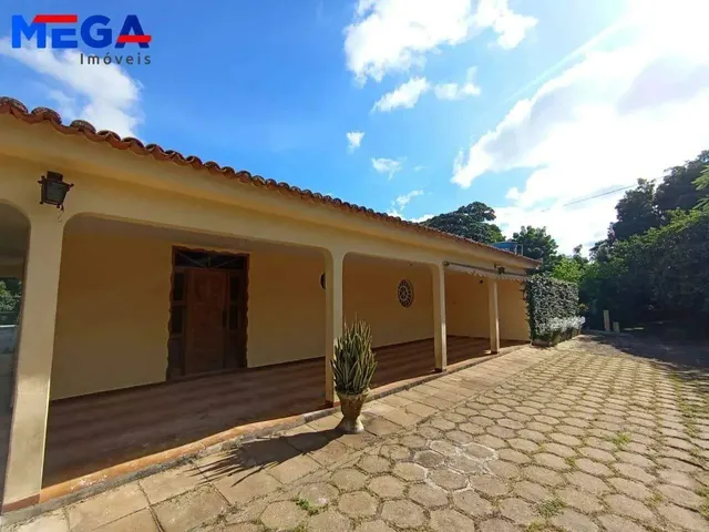 Imagem: Casa com 6 Quartos a Venda no Bairro Centro