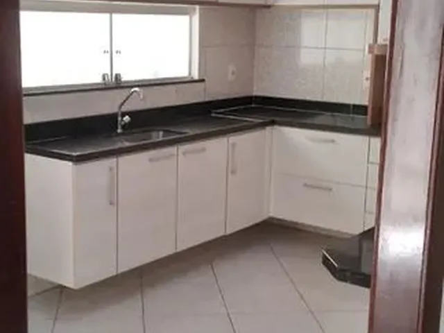 Imagem 2: Belissíma Casa de 3/4, Sendo Um com Suite, Sala, Copa,/ Garage Bairro Serraria Brasil
