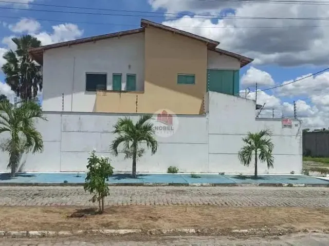 Imagem: Casa com 4 Quarto(S) e 2 Banheiro(S) para