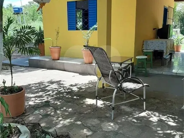 Imagem: Chácara com 2 Quartos À Venda em Área