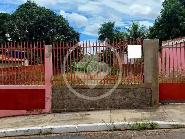 Imagem 1: Terreno no Bairro Lixeira, Próximo de Posto de Gasolina, Escolas, Ginásio. Poucos