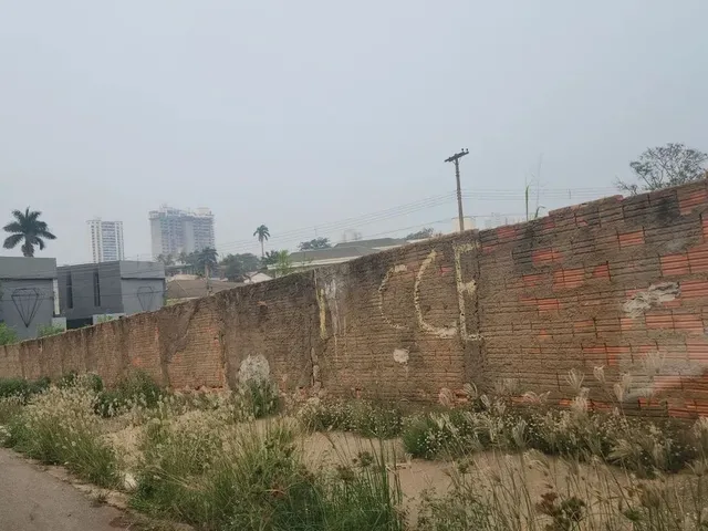 Imagem: Vende-Se Terreno Esquina com 1620M2 no Bairro