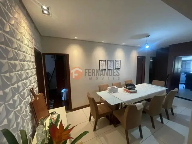 Imagem: O apartamento possui 2 Dormitórios, 1 Banheiro, 143m² de