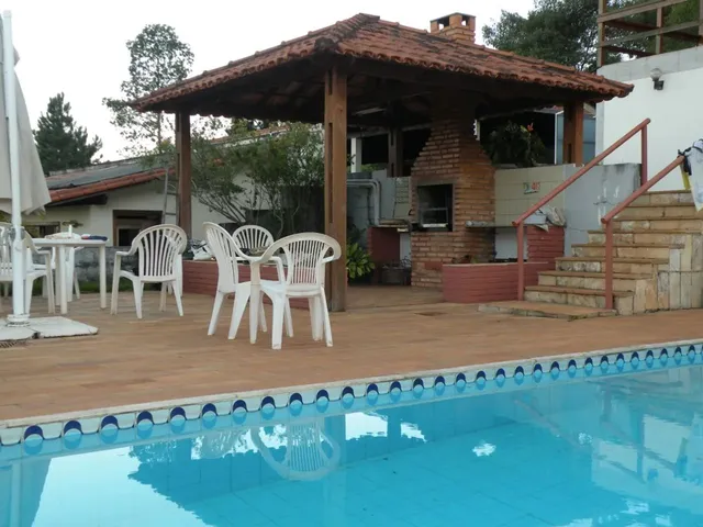 Imagem: Casa em Condomínio Fechado com Piscina