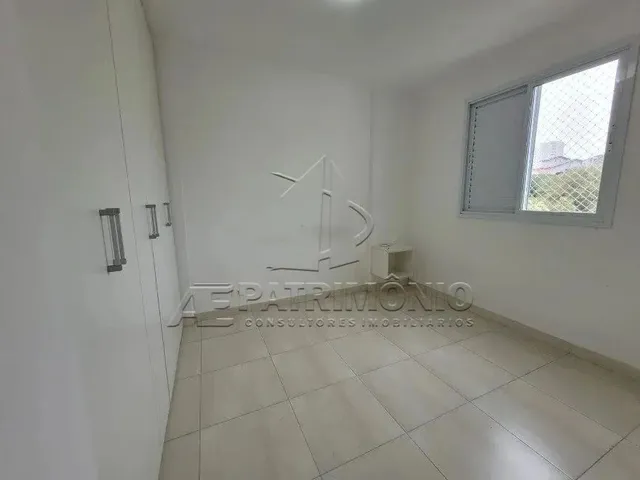 Imagem: O apartamento possui 2 Dormitórios, 1 Suíte, 2 Banheiros,