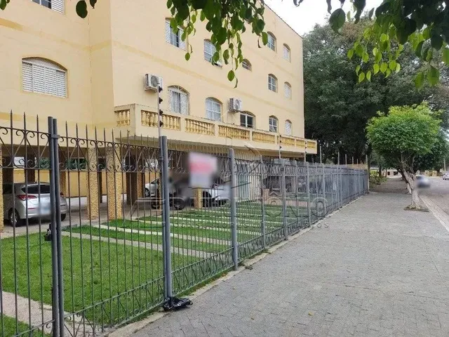 Imagem: O apartamento possui 2 Dormitórios, 1 Banheiro, 2 Vagas na