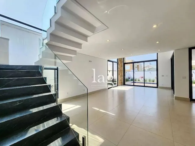 Imagem: Casa com 4 Quartos, 304 M² - Condomínio