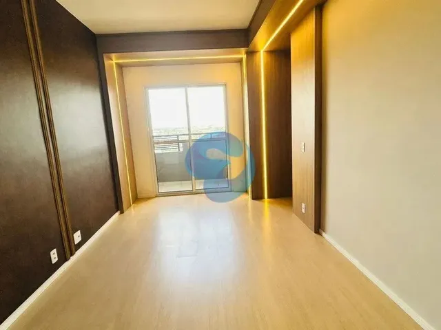 Imagem: O apartamento possui 3 Dormitórios, 2 Banheiros, 2 Vagas