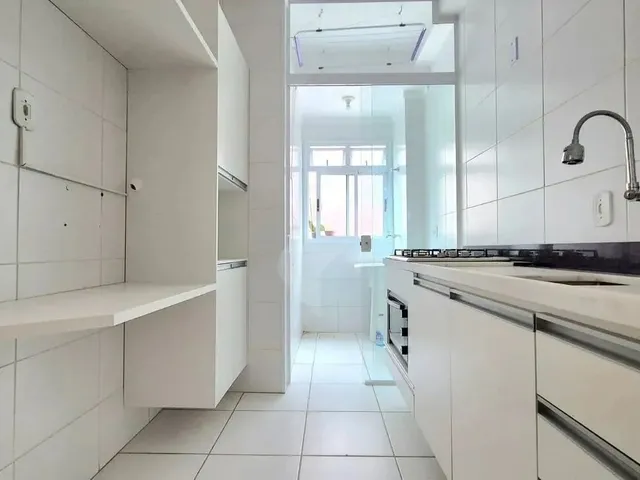 Imagem: O apartamento possui 2 Dormitórios, 1 Banheiro, 1 Vaga na