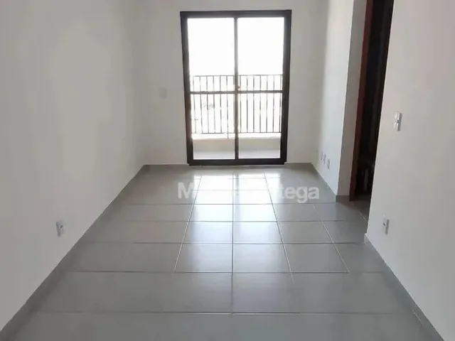 Imagem: O apartamento possui 2 Dormitórios, 1 Suíte, 2 Banheiros,
