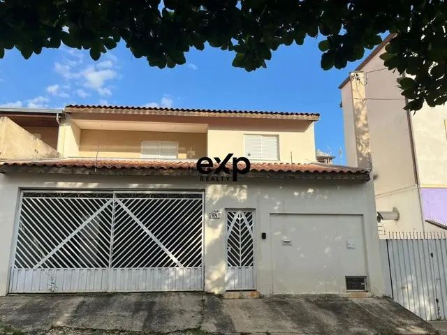 Imagem: A casa possui 4 Dormitórios, 2 Suítes, 5 Banheiros,