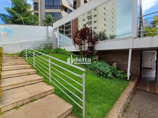 Imagem: Prédio Disponível para Venda no Bairro