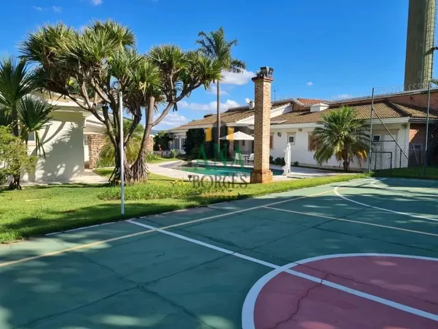 Imagem: A casa possui 4 Dormitórios, 3 Suítes, 5 Banheiros, 5