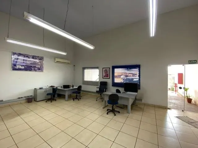 Imagem 2: Galpão Comercial / Distrito Industrial