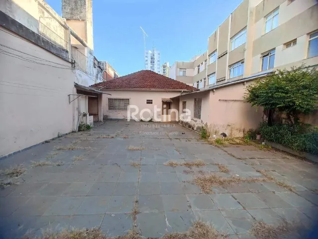Imagem: Casa À Venda, 4 Quartos, Centro - Uberlândia/Mg