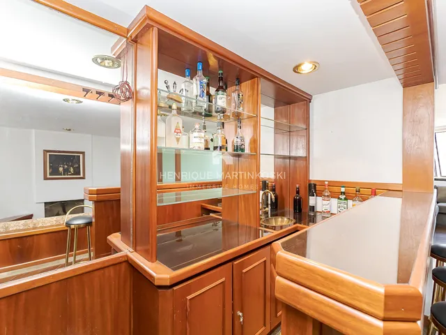 Imagem 15: Apartamento à venda no Batel – 273m² privativos, 4 quartos, 1 por andar, ao lado do