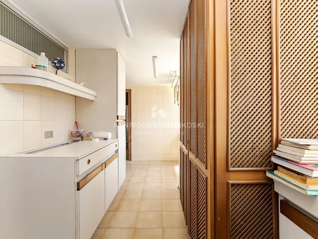 Imagem 8: Apartamento à venda no Batel – 273m² privativos, 4 quartos, 1 por andar, ao lado do