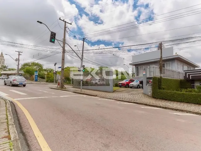 Imagem 4: Imóvel de Esquina Excelente Ponto Comercial santa Cândida Casa com 200M² e Terreno Com