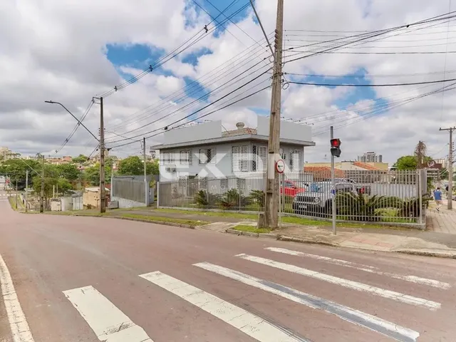 Imagem 3: Imóvel de Esquina Excelente Ponto Comercial santa Cândida Casa com 200M² e Terreno Com