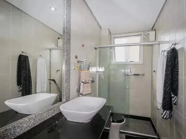 Imagem 2: Apartamento com 4 Quartos e 3 Banheiros para Alugar, 128 M² por R$ 5.000/Mês